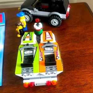 LEGO city SUV with watercraft, No parts missing!!